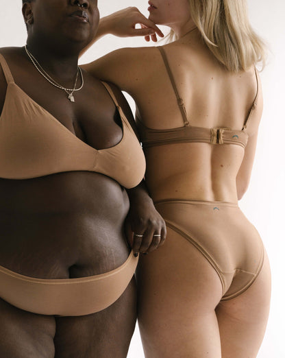 Tan | Model (L) is wearing size 3XL, Model (R) is wearing size XS