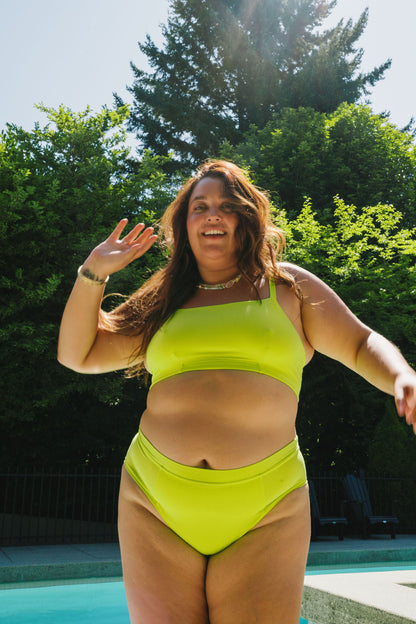 Lime Punch | Model is wearing size 2XL