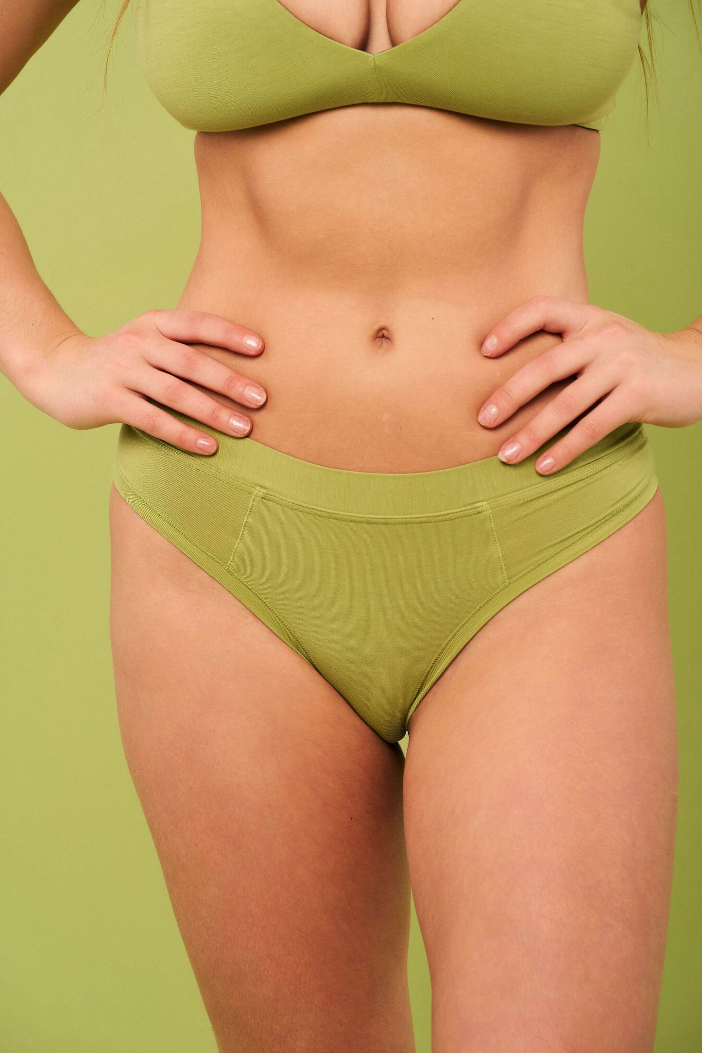Pistachio | Model is wearing size M