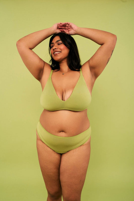 Pistachio | Model is wearing size 2XL