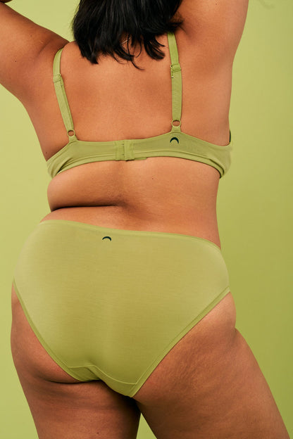 Pistachio | Model is wearing size 2XL