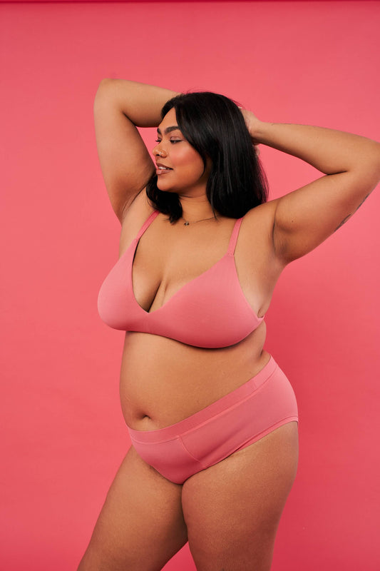 Desert Rose | Model is wearing size 2XL