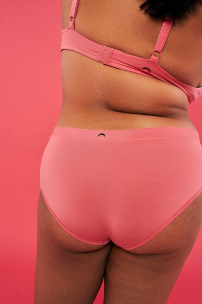 Desert Rose | Model is wearing size 2XL
